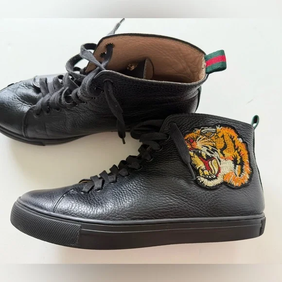 Gucci Black Leather Sneakers with Tiger Embroidery - Picture 5 of 14
